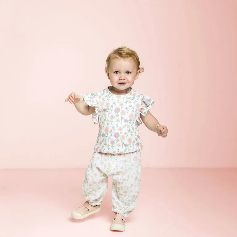 Mousseline wit met bloemen  - Qjutie & the Qjutest